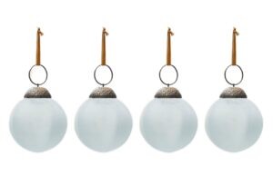 Set čtyř bílých skleněných vánočních ozdob Kave Home Talve 6 cm